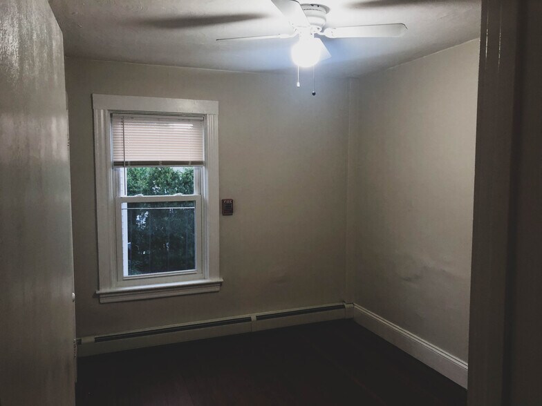 Bedroom 4a - 33 Tingley St