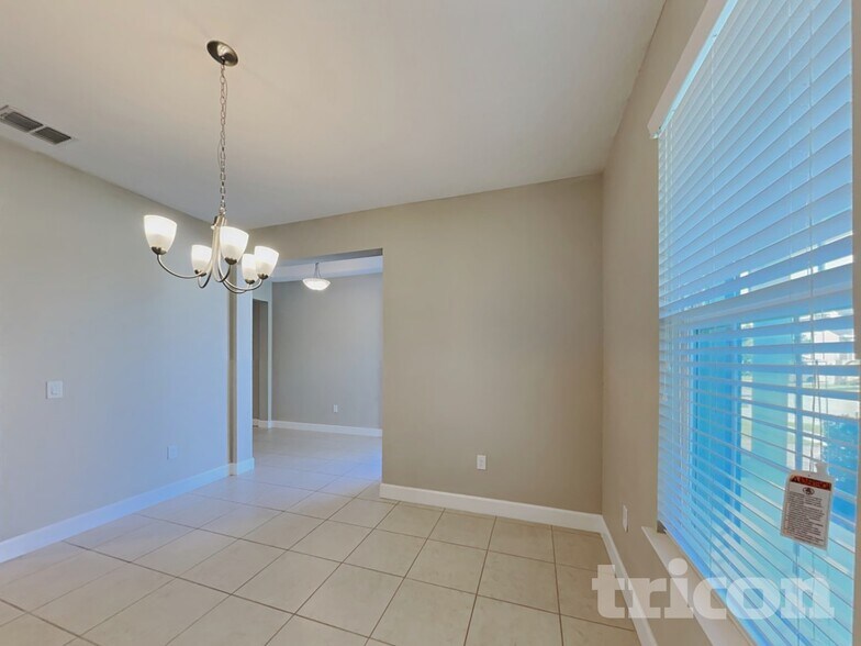 Building Photo - 3932 Island Green Way