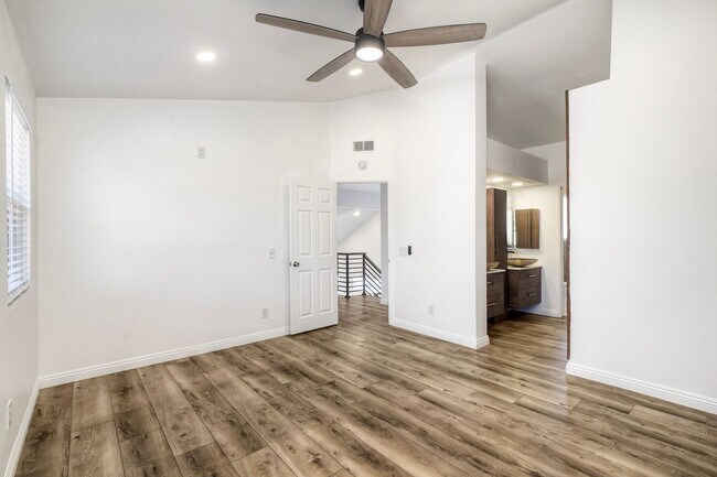 Building Photo - 3Bed/3Bath in Oceanside~ Morning Dove