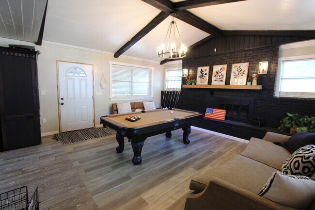 Building Photo - 41 Moriarty St NW