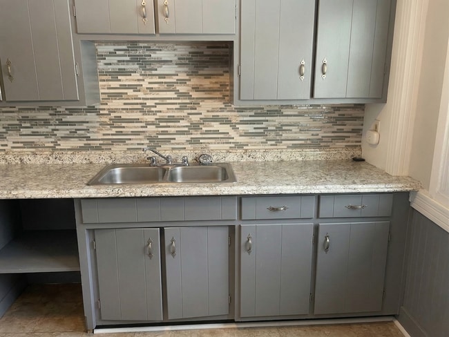 Building Photo - 222 Bellfield Ave