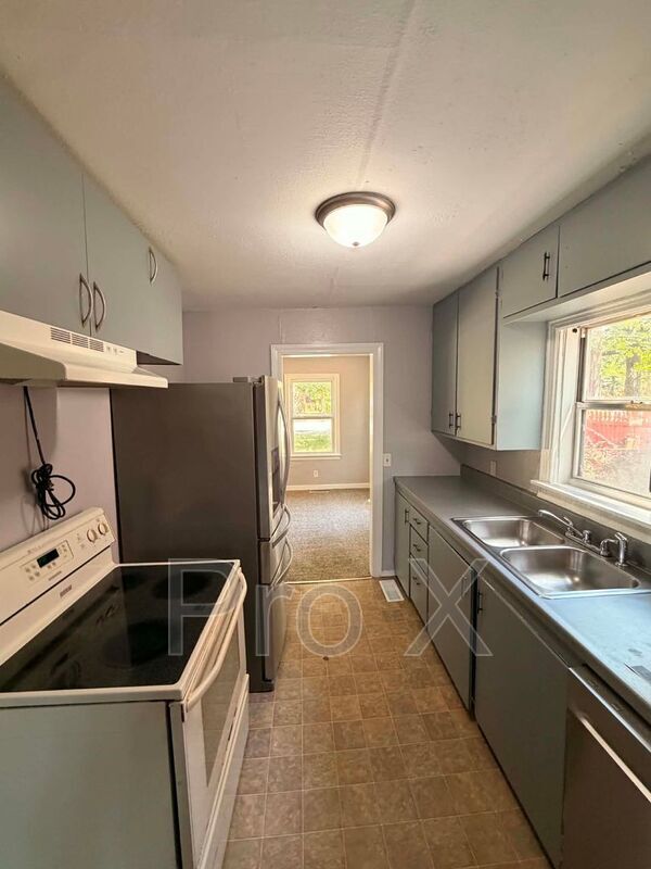 Building Photo - 3414 Oak Ridge Dr
