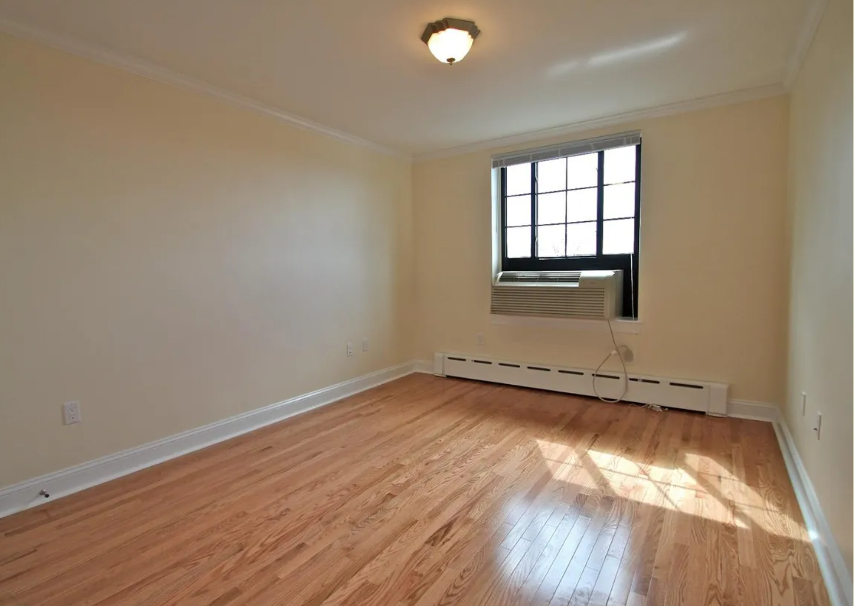 Building Photo - 85 Brattle St