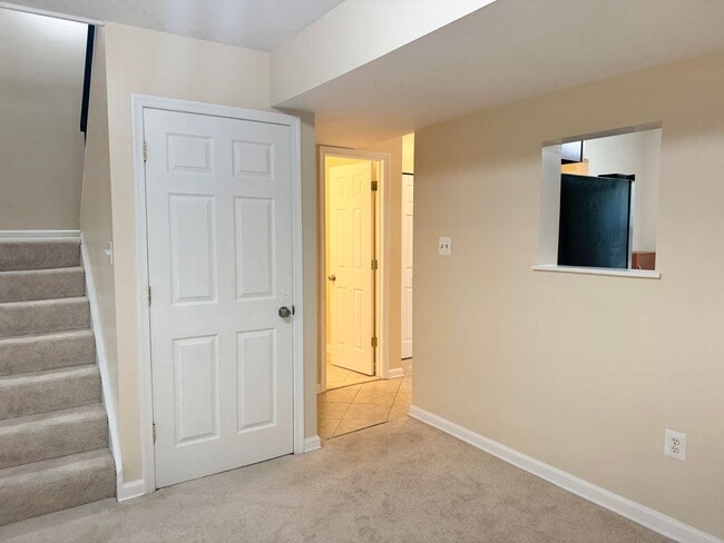 Building Photo - Beautifully updated 3BR/2.5BA townhome in Dale City!