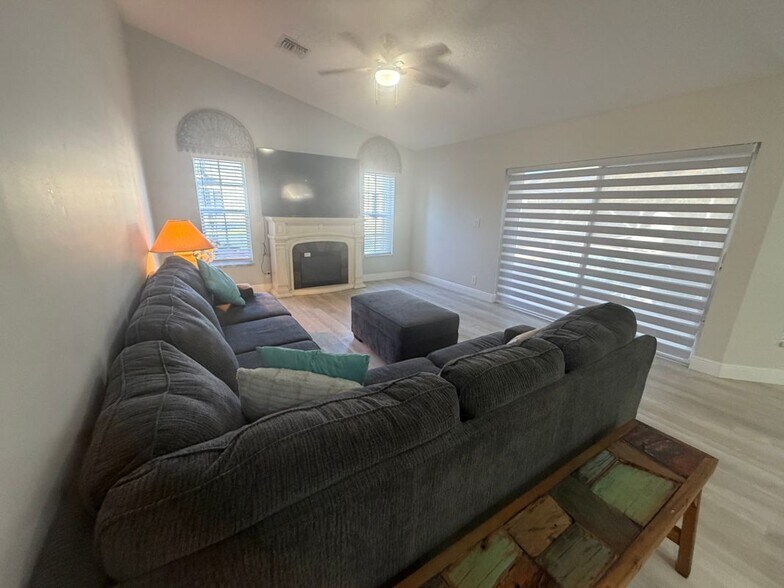 Building Photo - 11241 NW 22nd St