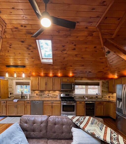 Building Photo - 38 Swamp Rd