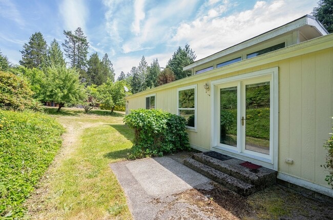 Building Photo - 3-Bedroom Gig Harbor Retreat with Private ...