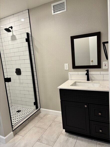 Bathroom - 6742 Snowdon Ave