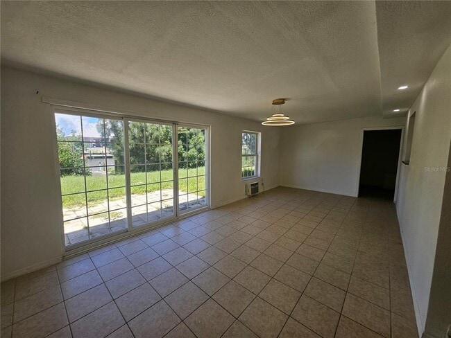 Building Photo - 21838 Edgewater Dr