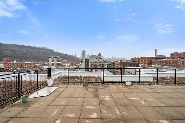 Building Photo - 2554 Smallman St