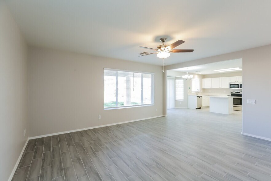 Building Photo - 13042 W Monterey Way