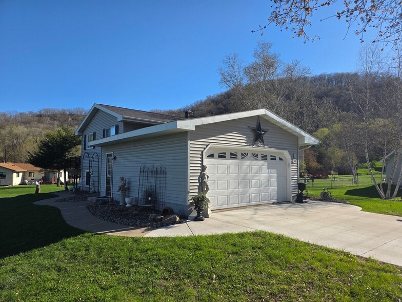 Building Photo - 68 Warren Ct