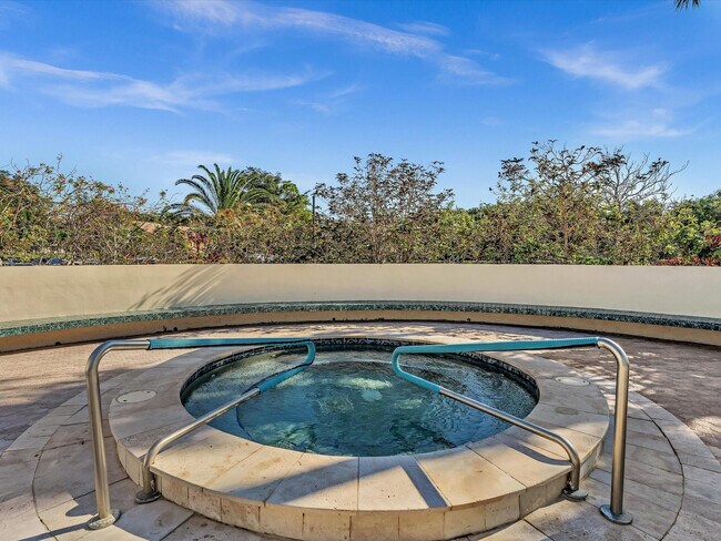 Building Photo - 5087 Oakhill Ln