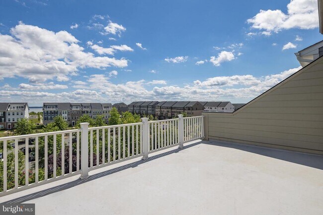 Building Photo - 1705 Cottonwood Grove Rd