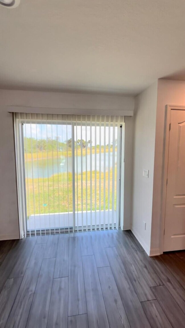 Building Photo - 5335 Entertainment Way