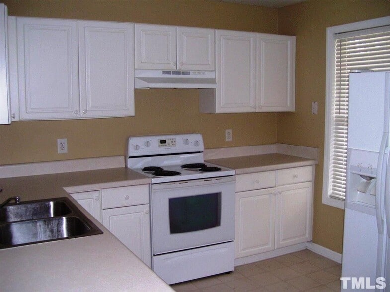 Building Photo - 912 Savin Landing