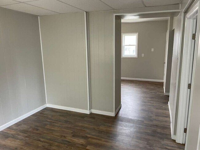 Building Photo - 315 10th St