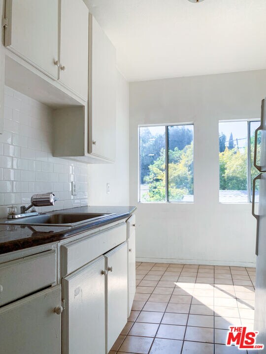 Building Photo - 821 N Vendome St