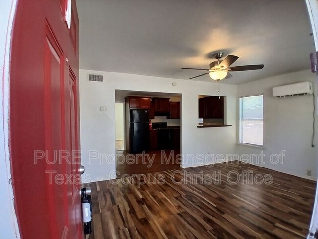 Building Photo - 901 Furman Ave