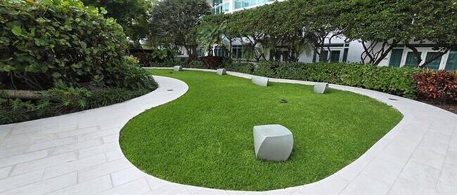 Building Photo - 951 Brickell Ave