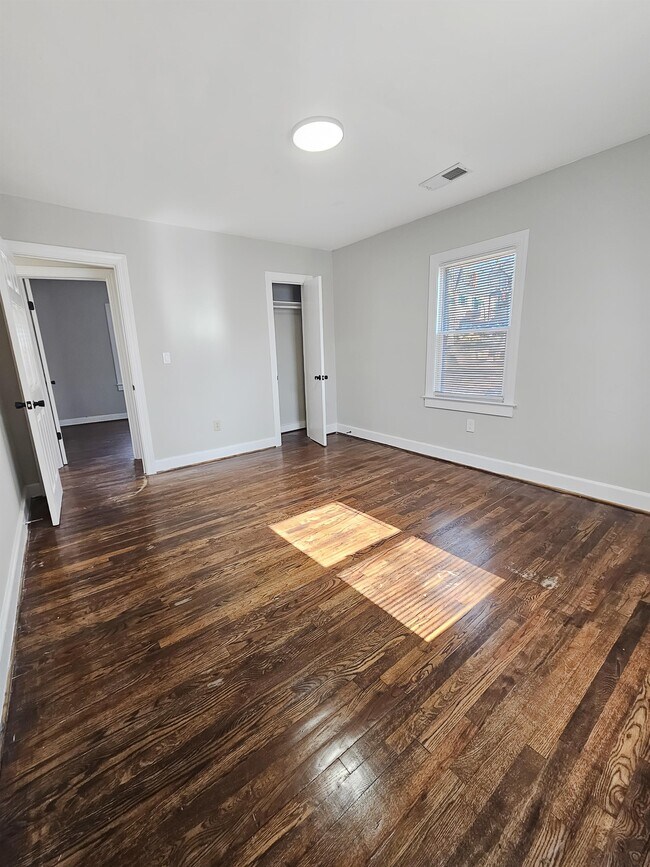 Building Photo - 39 Baxter St