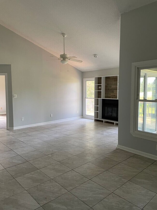 Building Photo - 904 Shipyard Point
