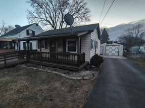 Building Photo - 242 S Adams St