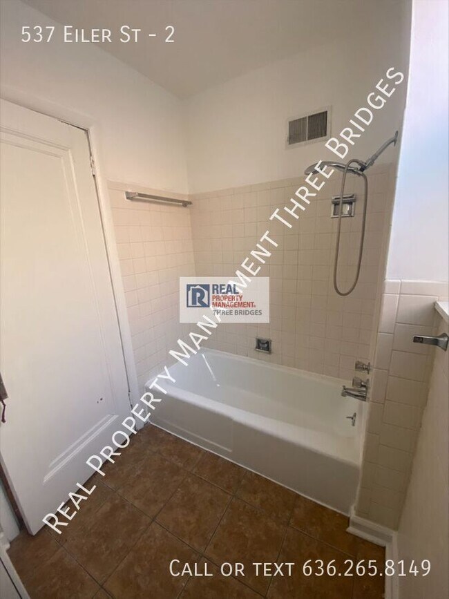Building Photo - 537 Eiler St