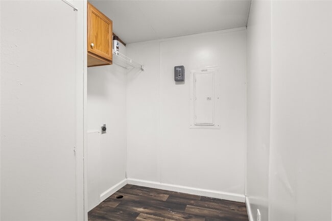 Building Photo - 811 De Lorean Ct