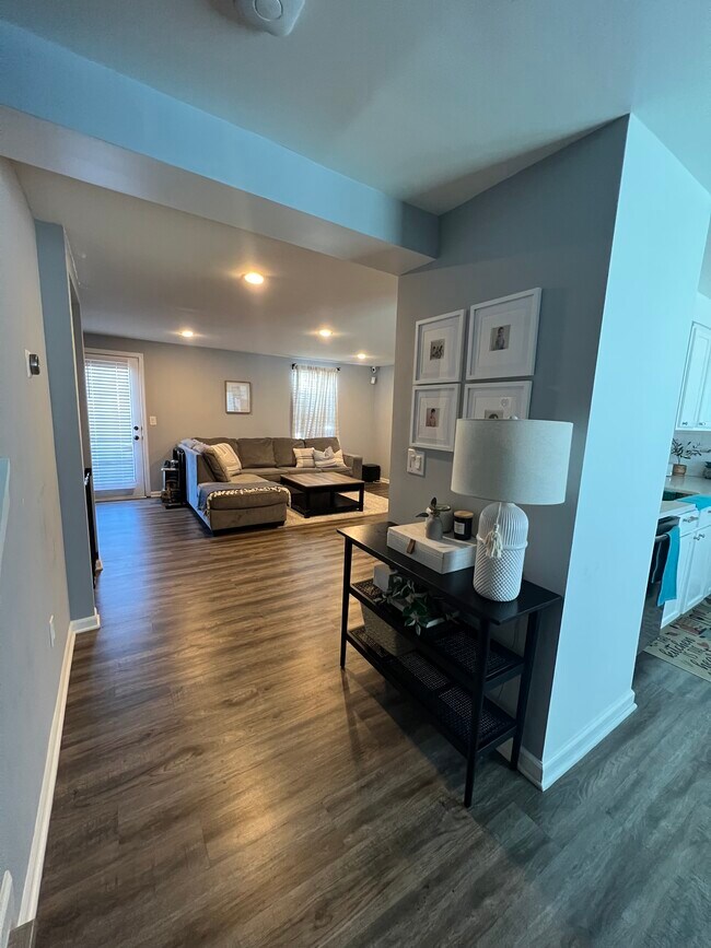 Entryway - 3345 Canton Ct