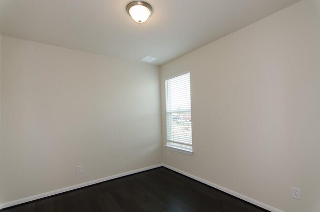 Building Photo - 6056 Urbano Bnd