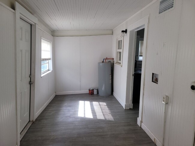 Building Photo - 1215 Historic Goldsboro Blvd