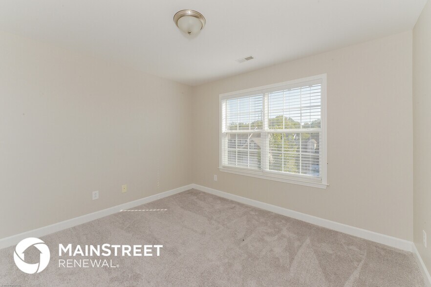 Building Photo - 3062 Romain Trail