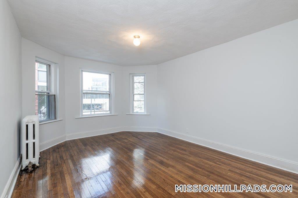 Building Photo - 49 Worthington St