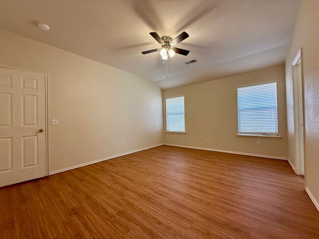 Building Photo - 4 bedroom with Storm Shelter in Yukon Gate...