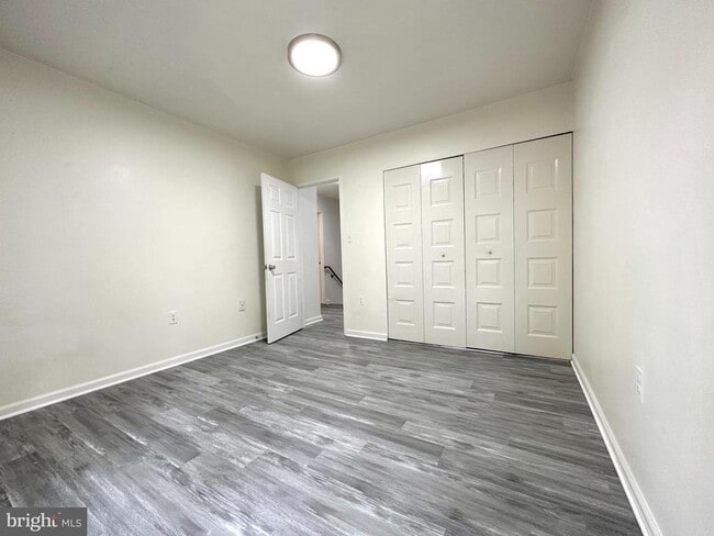 Building Photo - 8119 Inverness Ridge Rd