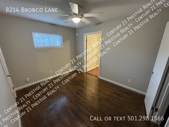 Building Photo - 8214 Bronco Ln