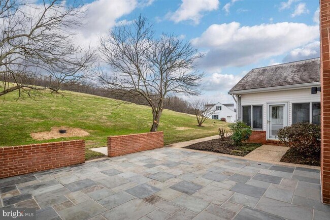 Building Photo - 15321 FALLS