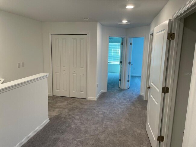Building Photo - 8245 Crescent Oaks Dr