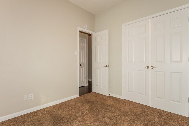 Building Photo - 9921 Greenalder Cove N