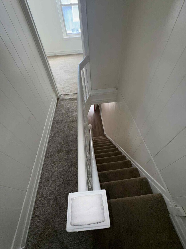 Building Photo - 1960 N Patton St