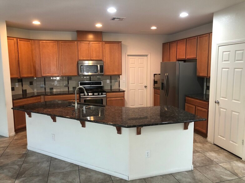 Building Photo - 6978 Foggy Mist Ave