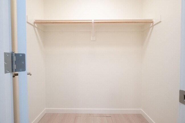 Building Photo - Newly Renovated Spacious 2 Bedroom in Irvington!