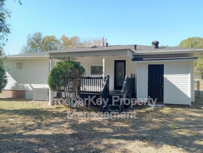 Building Photo - 1820 18th Ave