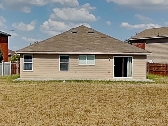 Building Photo - Welcome Home to Brookwood Park!