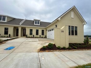 Building Photo - 106 Upperline St