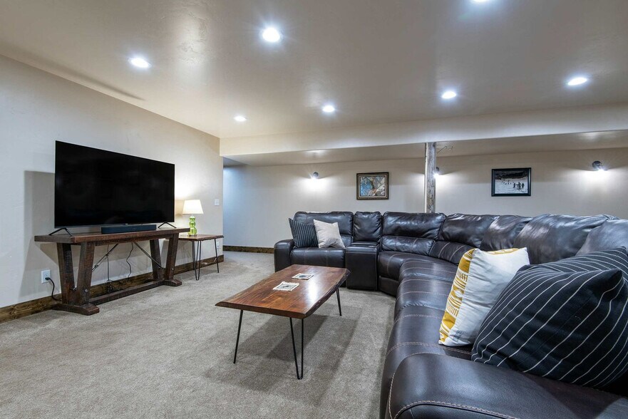 Building Photo - 1591 Fischer Ln