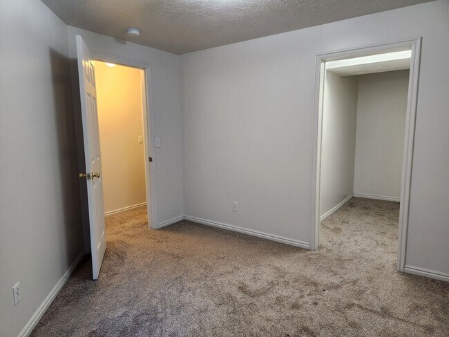 Building Photo - 129 W 100 N