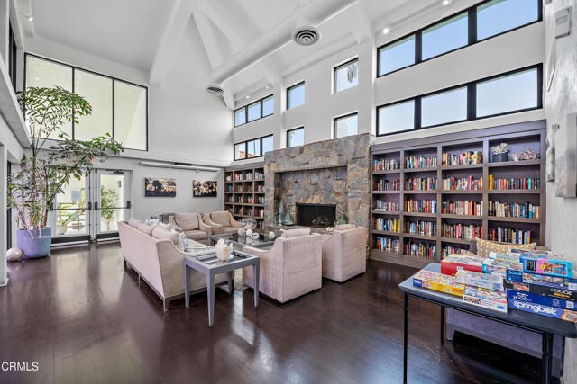 Building Photo - 2053 Majorca Dr