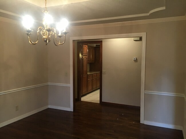 Building Photo - Gorgeous Home in Jenks Schools!